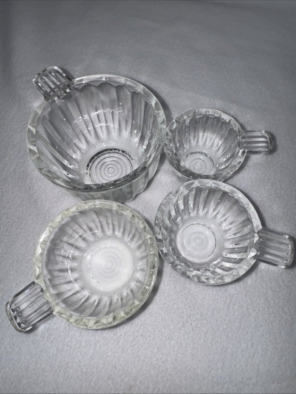 Set Of 4 Vintage Crystal Jeannette Measuring Cups  Glass Ribbed